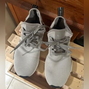 Adidas men’s size 7 women’s size 8